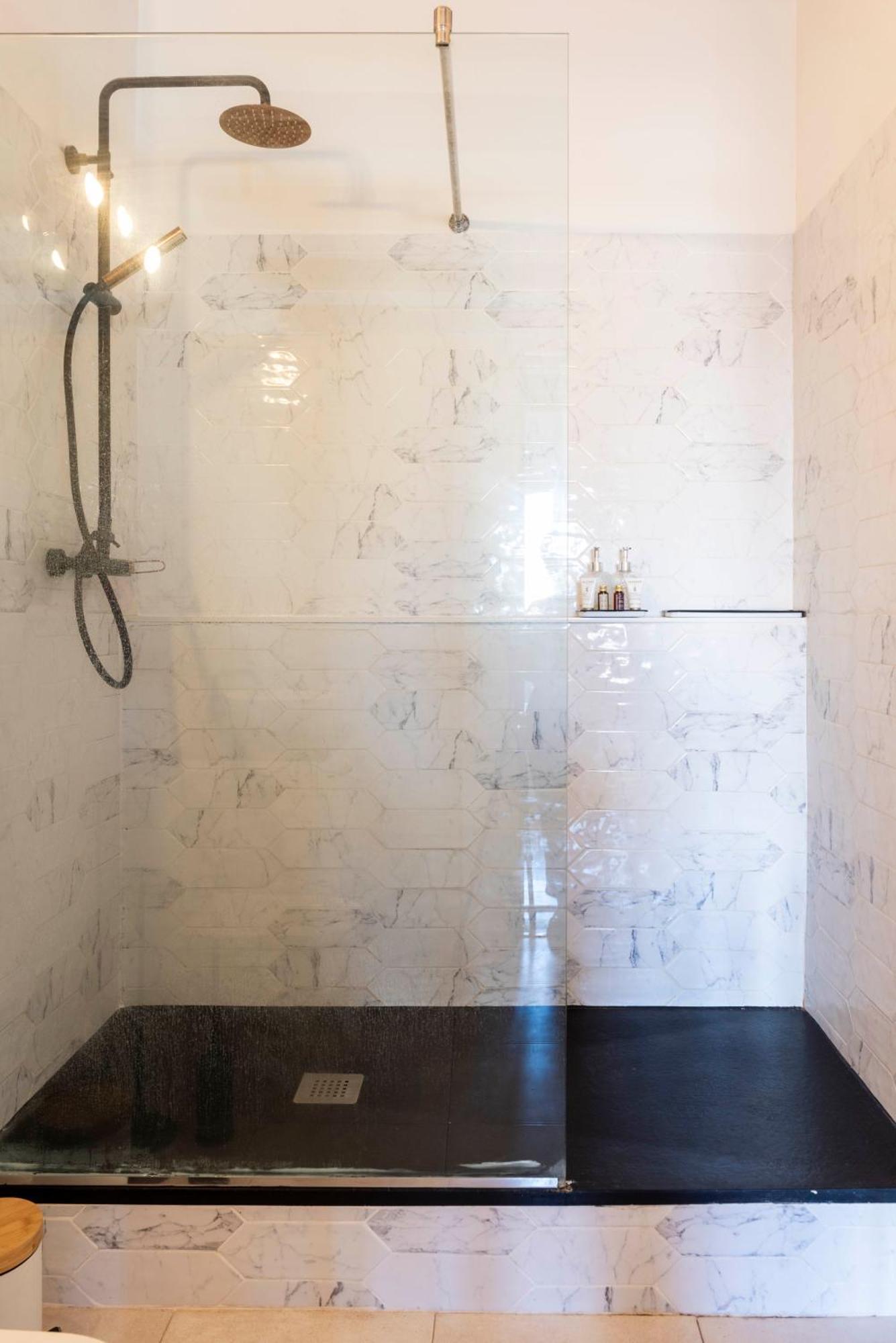 Enchanting 2 Bedroom Flat With Terrace Near Placa Espanya 巴塞罗那 外观 照片